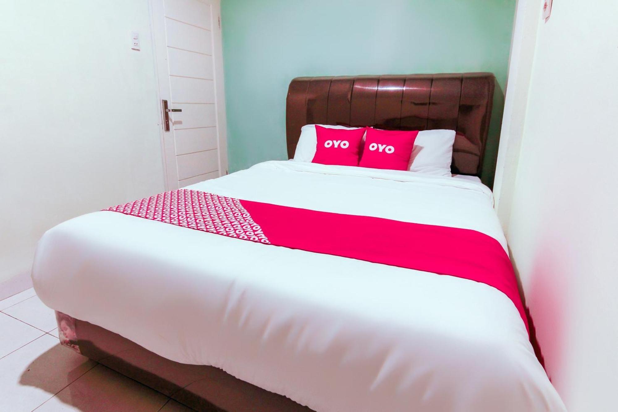 Oyo 3493 Nami House Hotel Medan Buitenkant foto
